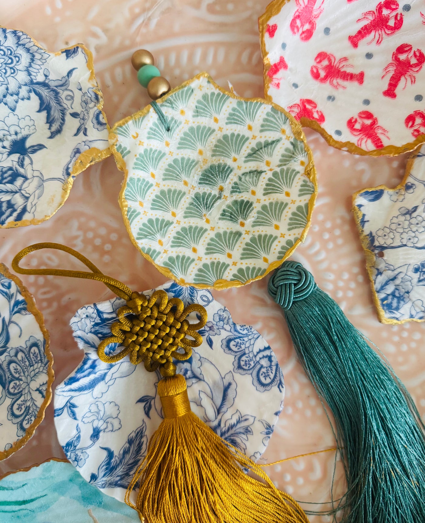 CNY décourage art in Shells creation kit