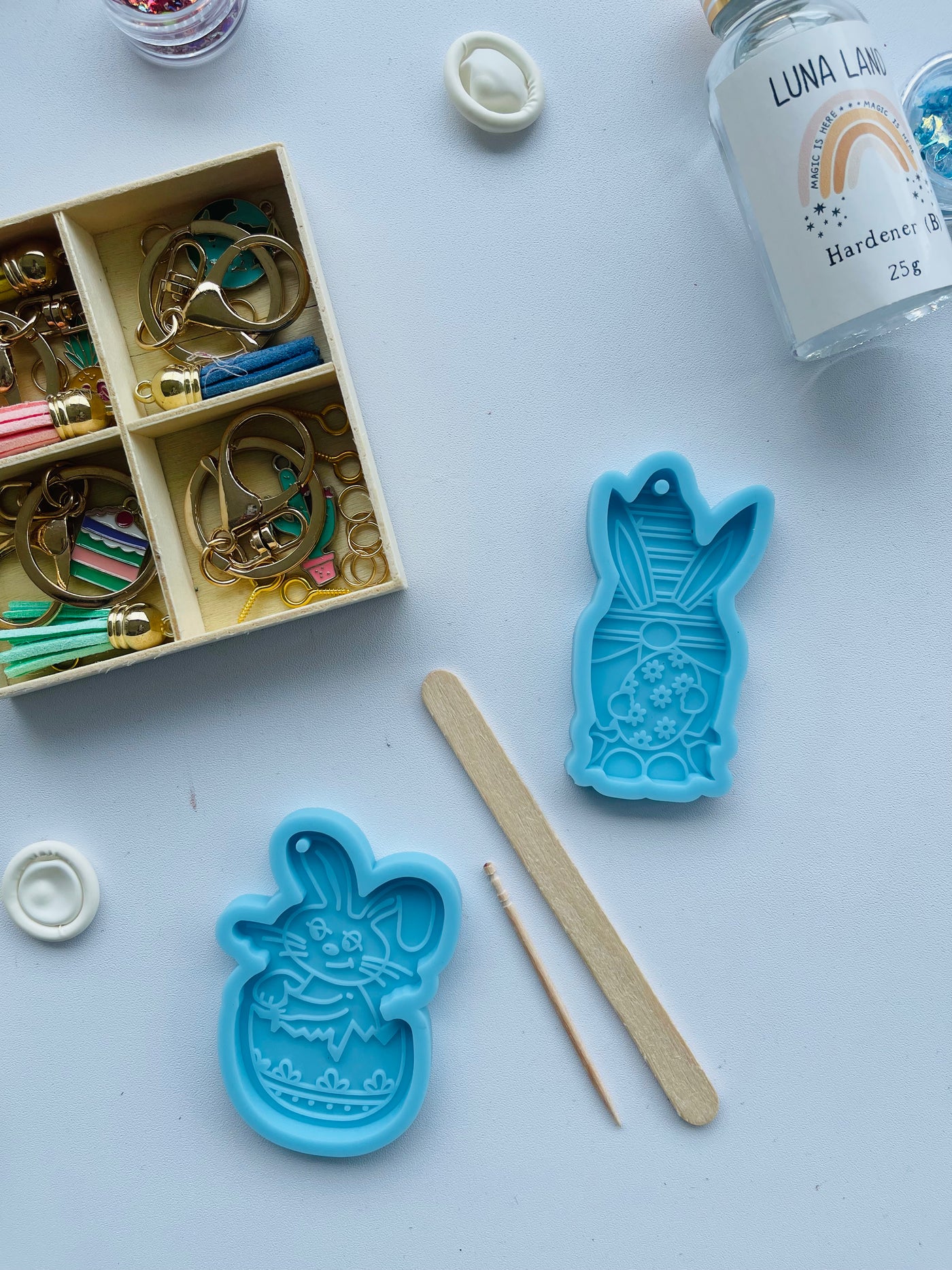 Easter Resin key chain diy kit (Pre-order is available )