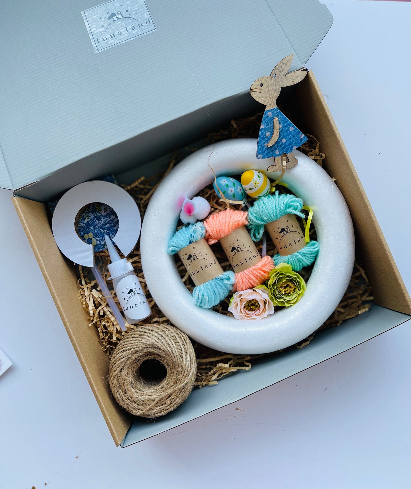 Easter Wreath by yarn DIY kit